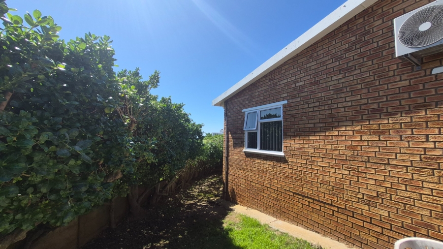 3 Bedroom Property for Sale in Vleesbaai Western Cape